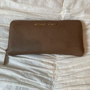 Michael Kors Large Continental Wallet